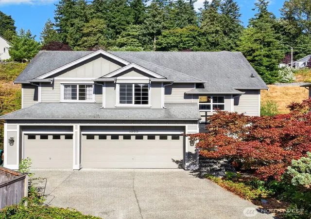 Photo 2 of Single family home for sale at 1223 199th St Sw, Lynnwood, WA 98036 | MLS# NWM2573991 | Listing updated on 2026-10-03