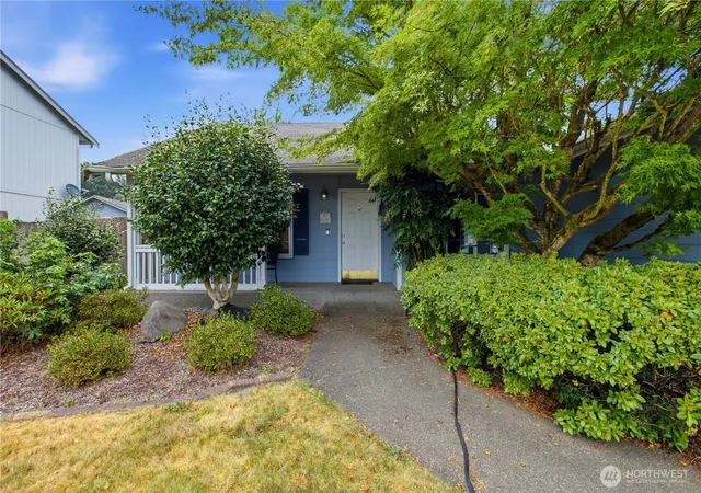 Photo 2 of Sale Pending at 20217 86th Ave Ct E, Spanaway, WA 98387 | MLS# NWM2573999 | Listing updated on 2026-09-28