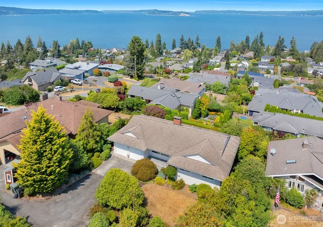 Photo 1 of Sale Pending at 5031 33rd Ave W, Everett, WA 98203 | MLS# NWM2574013 | Listing updated on 2026-09-29