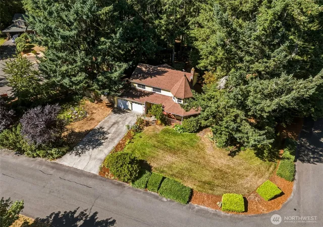 Photo 2 of Single family home for sale at 4048 Oxford Loop Se, Lacey, WA 98503 | MLS# NWM2574069 | Listing updated on 2026-09-25