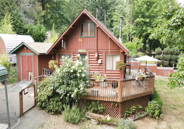 Photo 1 of Single family home for sale at 40 E Wood Lane, Shelton, WA 98584 | MLS# NWM2574095 | Listing updated on 2026-09-25