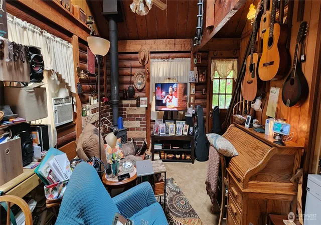 Photo 4 of Single family home for sale at 40 E Wood Lane, Shelton, WA 98584 | MLS# NWM2574095 | Listing updated on 2026-09-25