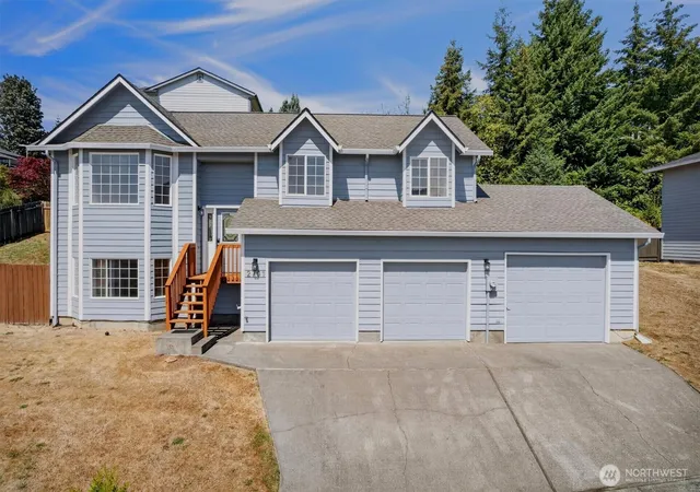Photo 1 of Single family home for sale at 2701 Glen More St, Kelso, WA 98626 | MLS# NWM2574144 | Listing updated on 2026-09-25