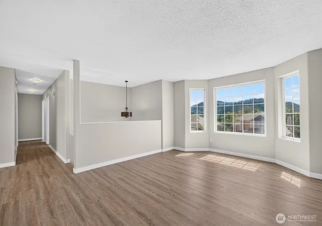 Photo 3 of Single family home for sale at 2701 Glen More St, Kelso, WA 98626 | MLS# NWM2574144 | Listing updated on 2026-09-25