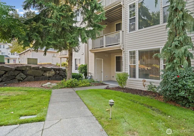 Condo for sale at 4702 Mill Pond Dr Se #403, Auburn, WA 98092 | MLS# NWM2574150