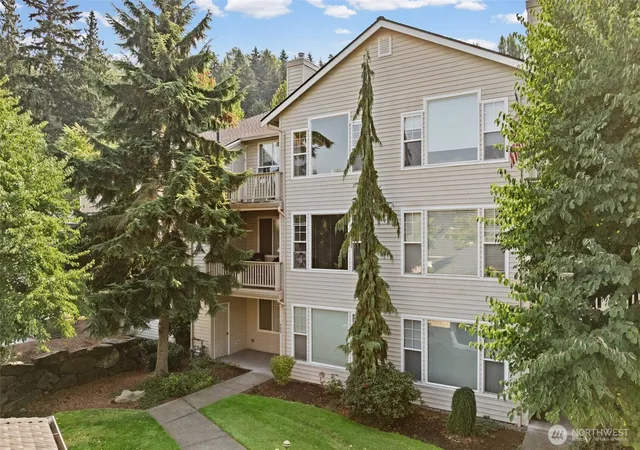 Photo 2 of Condo for sale at 4702 Mill Pond Dr Se #403, Auburn, WA 98092 | MLS# NWM2574150 | Listing updated on 2026-09-25