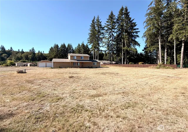 Photo 2 of Single family home for sale at 142 Gassman Rd, Castle Rock, WA 98611 | MLS# NWM2574153 | Listing updated on 2026-09-29