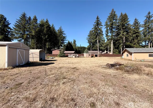 Photo 3 of Single family home for sale at 142 Gassman Rd, Castle Rock, WA 98611 | MLS# NWM2574153 | Listing updated on 2026-09-29
