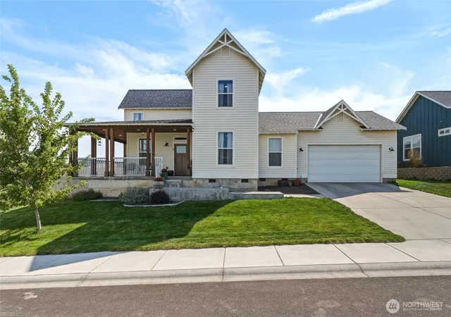 Photo 3 of Single family home for sale at 10 Lewis Cir, Milton Freewater, OR 97862 | MLS# NWM2574206 | Listing updated on 2026-09-21