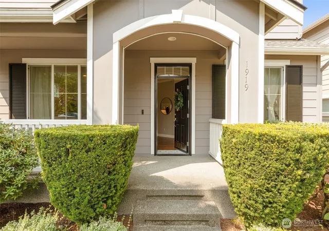 Photo 1 of Single family home for sale at 1919 25th Ave Ne, Issaquah, WA 98029 | MLS# NWM2574224 | Listing updated on 2026-09-23