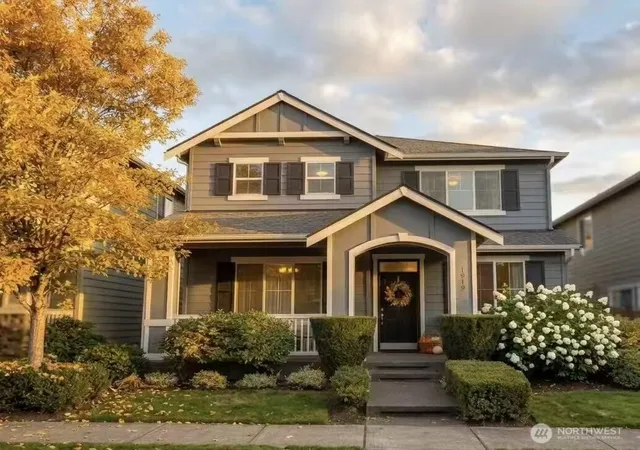 Photo 3 of Single family home for sale at 1919 25th Ave Ne, Issaquah, WA 98029 | MLS# NWM2574224 | Listing updated on 2026-09-23