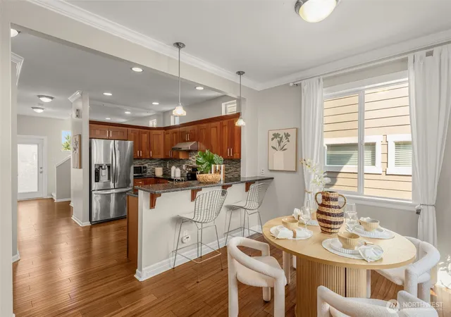 Photo 4 of Single family home for sale at 1919 25Th Ave Ne, Issaquah, WA 98029 | MLS# NWM2574224 | Listing updated on 2026-09-23