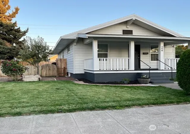 Photo 2 of Sale Pending at 306 E 5th Ave, Ritzville, WA 99169 | MLS# NWM2574246 | Listing updated on 2026-09-25
