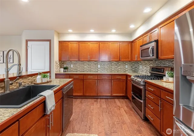 Photo 3 of Single family home for sale at 328 Barry Loop, Mount Vernon, WA 98274 | MLS# NWM2574262 | Listing updated on 2026-09-24