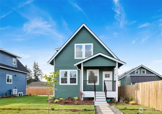 Photo 3 of Single family home for sale at 506 Alabama St, Bellingham, WA 98225 | MLS# NWM2574317 | Listing updated on 2026-09-25