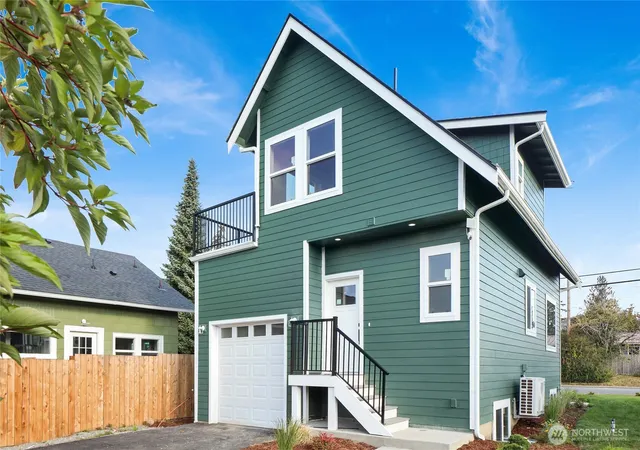 Single family home for sale at 506 Alabama St, Bellingham, WA 98225 | MLS# NWM2574317