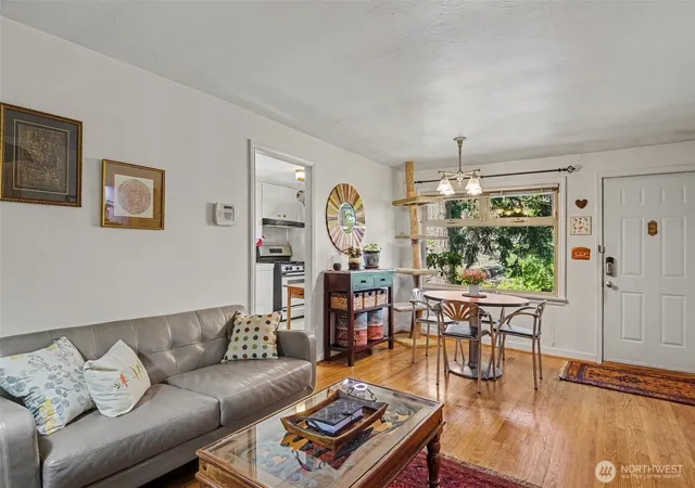 Photo 4 of Single family home for sale at 4320 31st Avenue W, Seattle, WA 98199 | MLS# NWM2574328 | Listing updated on 2026-09-21