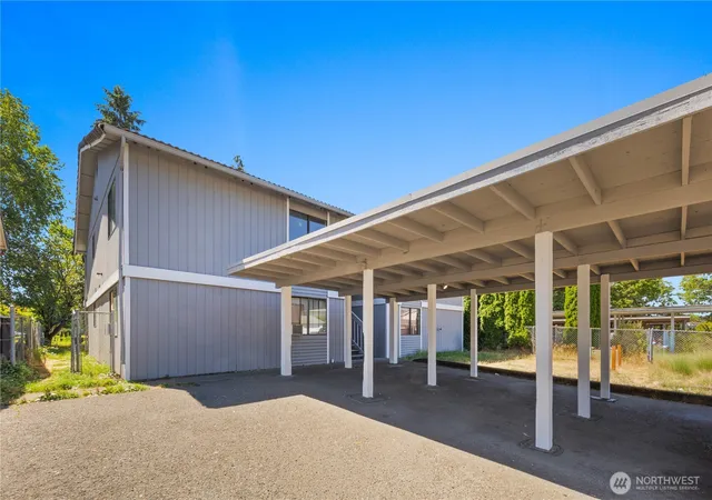 Photo 2 of Multi family home for sale at 2826 D Pl Se, Auburn, WA 98002 | MLS# NWM2574331 | Listing updated on 2026-09-21
