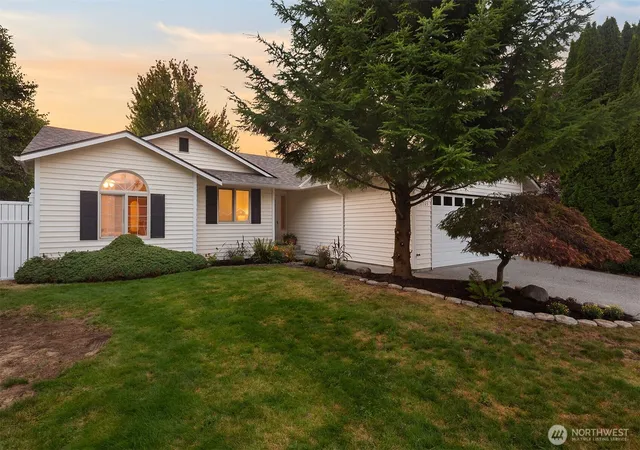 Photo 3 of Sale Pending at 11703 30th St Ne, Lake Stevens, WA 98258 | MLS# NWM2574351 | Listing updated on 2026-09-25
