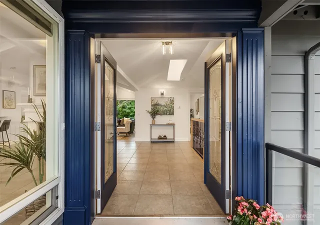 Photo 3 of Single family home for sale at 310 Skyline Dr, Edmonds, WA 98020 | MLS# NWM2574379 | Listing updated on 2026-09-22