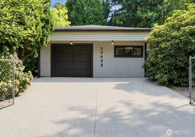 Photo 1 of Single family home for sale at 10422 165th Pl Ne, Redmond, WA 98052 | MLS# NWM2574411 | Listing updated on 2026-09-30
