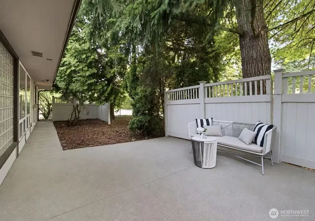 Photo 32 of Single family home for sale at 10422 165Th Pl Ne, Redmond, WA 98052 | MLS# NWM2574411 | Listing updated on 2026-10-13