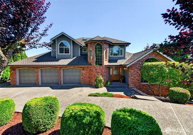 Photo 3 of Single family home for sale at 2821 211Th Avenue East, Lake Tapps, WA 98391 | MLS# NWM2574432 | Listing updated on 2026-10-01