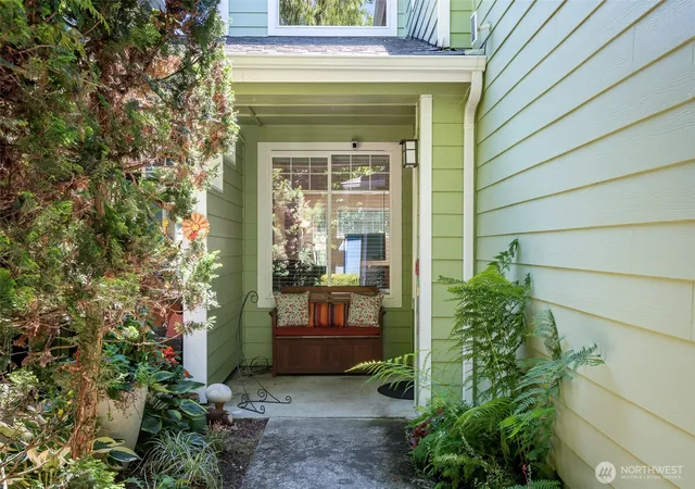 Photo 3 of Townhouse for sale at 15150 140th Wy Se #B103, Renton, WA 98058 | MLS# NWM2574446 | Listing updated on 2026-09-25