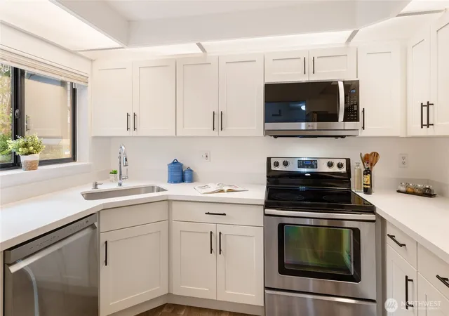 Photo 3 of Sale Pending at 1819 N 107th St #103, Seattle, WA 98133 | MLS# NWM2574585 | Listing updated on 2026-09-25
