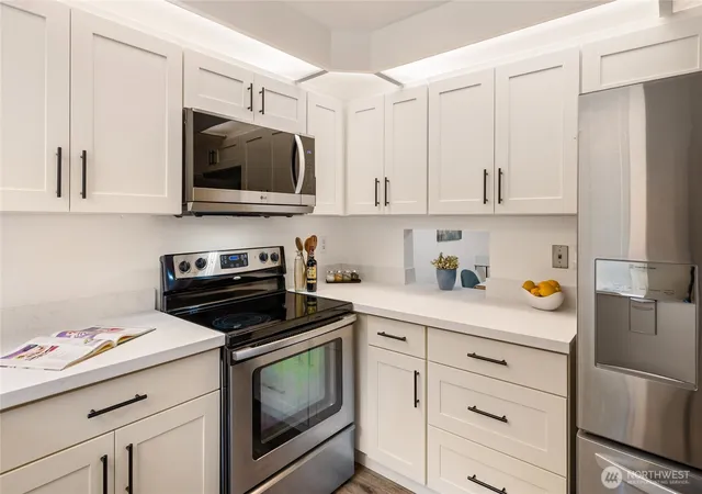 Photo 3 of Sale Pending at 1819 N 107Th St #103, Seattle, WA 98133 | MLS# NWM2574585 | Listing updated on 2026-09-25