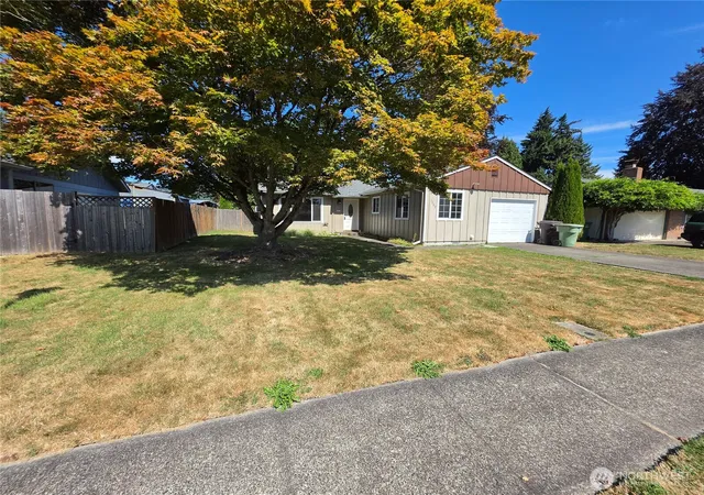 Photo 2 of Single family home for sale at 3382 Nebraska St, Longview, WA 98632 | MLS# NWM2574603 | Listing updated on 2026-09-23