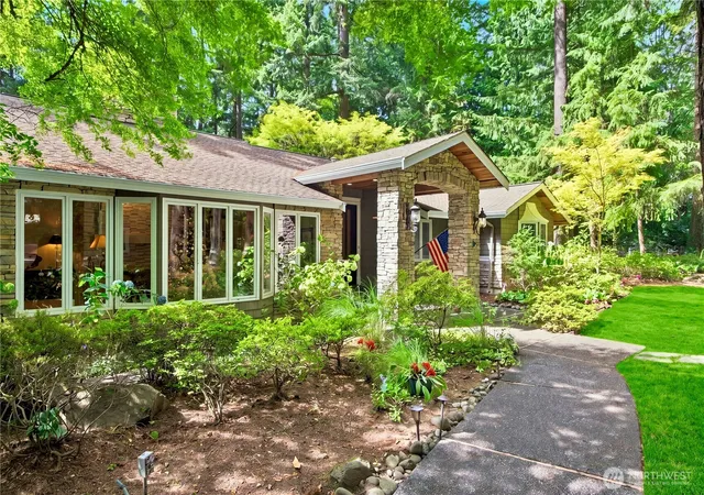 Photo 2 of Single family home for sale at 2853 134th Avenue Ne, Bellevue, WA 98005 | MLS# NWM2574611 | Listing updated on 2026-09-25