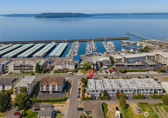 Photo 3 of Sale Pending at 22352 6th Ave S #2, Des Moines, WA 98198 | MLS# NWM2574663 | Listing updated on 2026-10-01