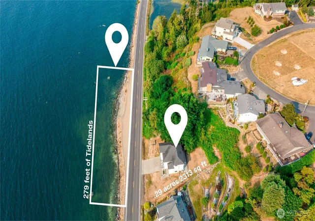 Photo 3 of Sale Pending at 1989 Beach Dr E, Port Orchard, WA 98366 | MLS# NWM2574730 | Listing updated on 2026-09-25