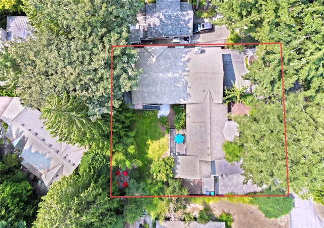 Photo 1 of House for sale at 11633 Ne 92Nd St, Kirkland, WA 98033 | MLS# NWM2574758 | Listing updated on 2026-09-25