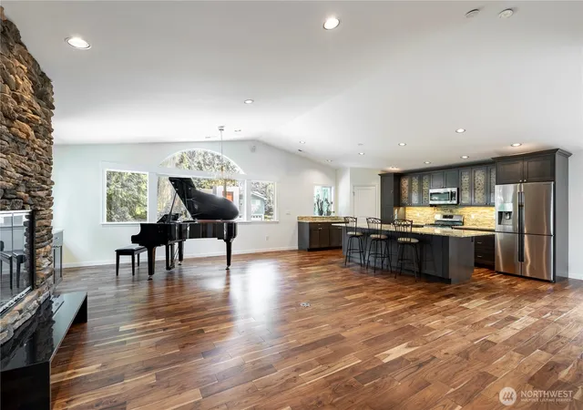 Photo 3 of House for sale at 11633 Ne 92Nd St, Kirkland, WA 98033 | MLS# NWM2574758 | Listing updated on 2026-09-25
