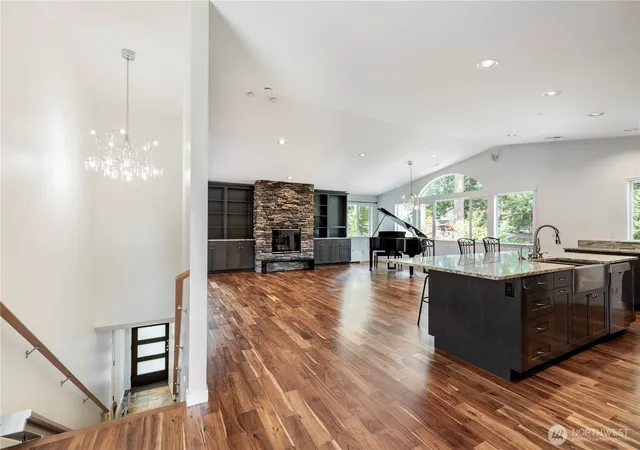 Photo 4 of House for sale at 11633 Ne 92Nd St, Kirkland, WA 98033 | MLS# NWM2574758 | Listing updated on 2026-09-25