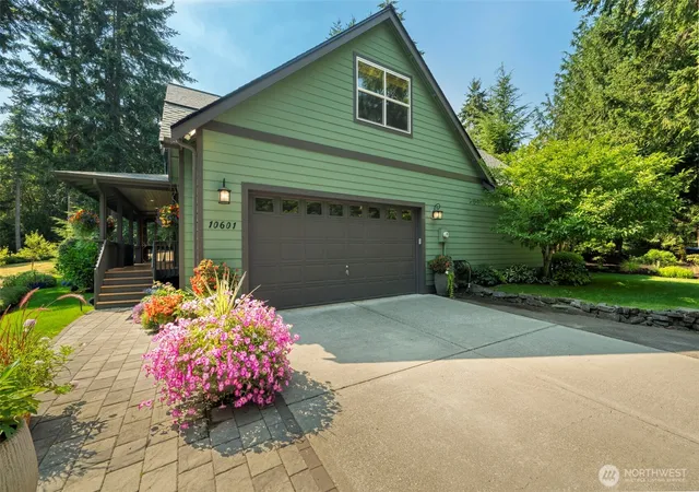 Photo 4 of Single family home for sale at 10601 Ne Dry Creek Wy, Kingston, WA 98346 | MLS# NWM2574830 | Listing updated on 2026-10-01