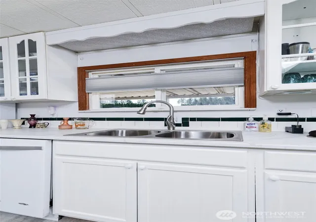 Photo 3 of Manufactured home for sale at 2 Dasher, Shelton, WA 98584 | MLS# NWM2574885 | Listing updated on 2026-09-25