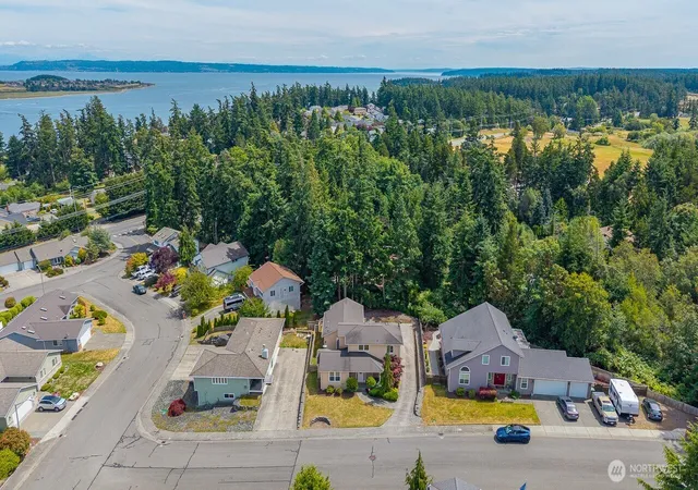 Photo 2 of Sale Pending at 2140 Sw Vista Park Dr, Oak Harbor, WA 98277 | MLS# NWM2574903 | Listing updated on 2026-10-02