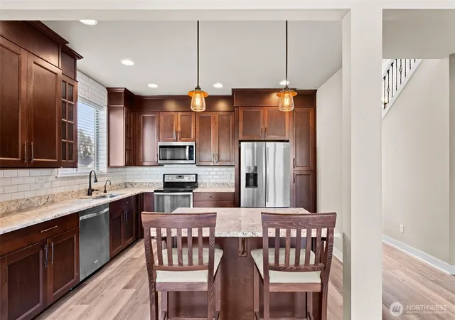 Photo 3 of Single family home for sale at 1726 Skeena Ct, Wenatchee, WA 98801 | MLS# NWM2574952 | Listing updated on 2026-10-01
