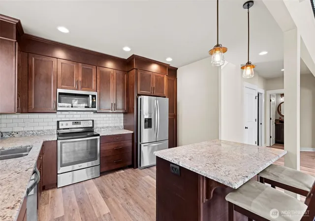 Photo 3 of Single family home for sale at 1726 Skeena Ct, Wenatchee, WA 98801 | MLS# NWM2574952 | Listing updated on 2026-10-01