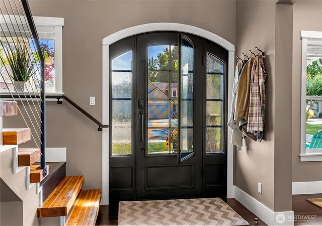 Photo 3 of Sale Pending at 3507 Victoria Ct Se, Olympia, WA 98501 | MLS# NWM2574992 | Listing updated on 2026-09-11