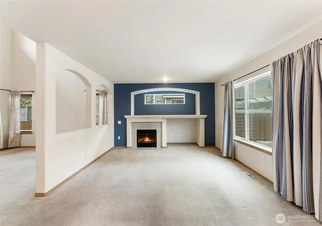 Photo 4 of Sale Pending at 11820 126Th St Ct E, Puyallup, WA 98374 | MLS# NWM2575038 | Listing updated on 2026-09-28