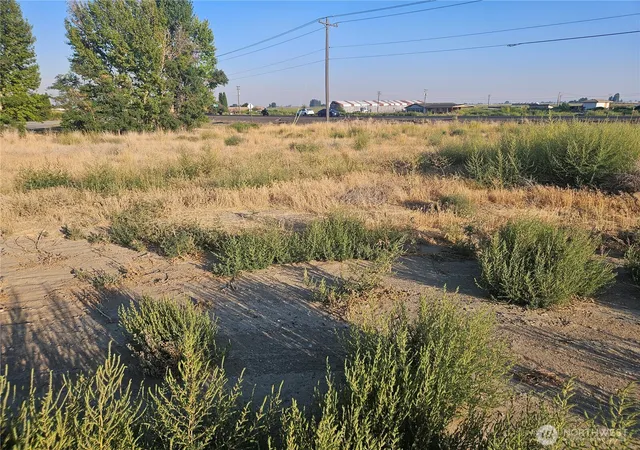 Photo 3 of Sale Pending at 0 West Cnl Hwy 28, Quincy, WA 98848 | MLS# NWM2575177 | Listing updated on 2026-10-01