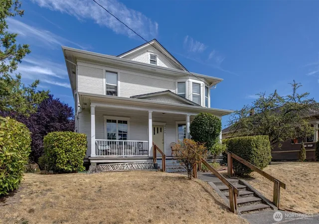 Photo 1 of Single family home for sale at 5522 12th Avenue Ne, Seattle, WA 98105 | MLS# NWM2575287 | Listing updated on 2026-09-25