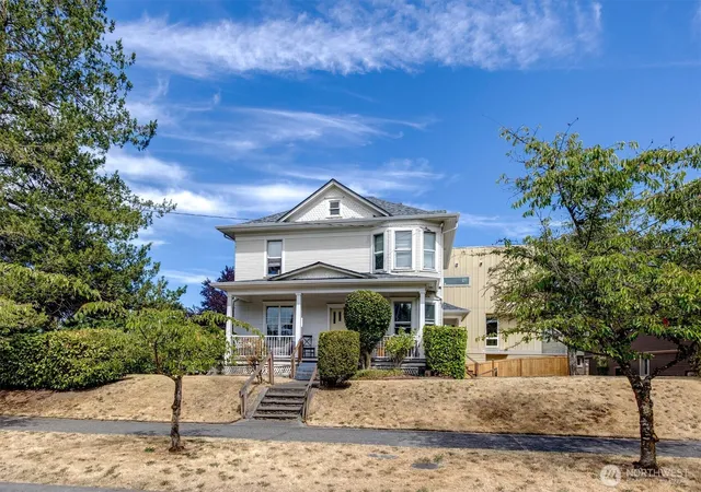 Photo 2 of Single family home for sale at 5522 12th Avenue Ne, Seattle, WA 98105 | MLS# NWM2575287 | Listing updated on 2026-09-25