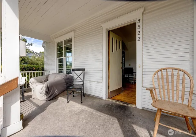 Photo 4 of Single family home for sale at 5522 12th Avenue NE, Seattle, WA 98105 | MLS# NWM2575287 | Listing updated on 2026-09-25