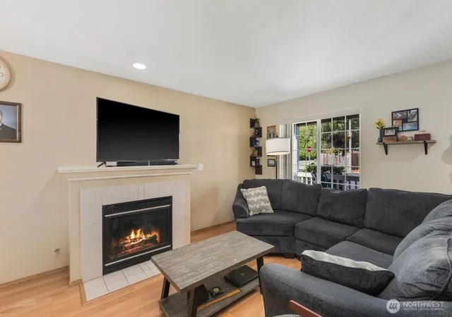 Photo 4 of Single family home for sale at 6260 Alexis Dr Ne, Bremerton, WA 98311 | MLS# NWM2575297 | Listing updated on 2026-09-30