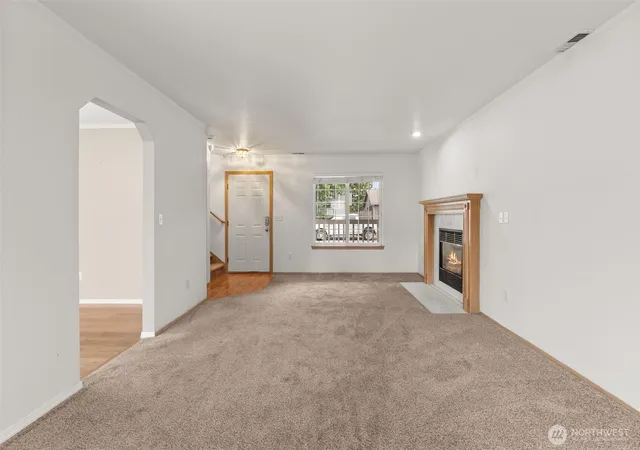 Photo 4 of Sale Pending at 10006 140Th St Ct E, Puyallup, WA 98373 | MLS# NWM2575387 | Listing updated on 2026-09-25